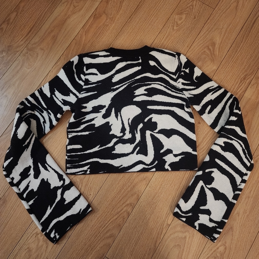 H&M Crop Sweater- XS - Picture 5 of 12